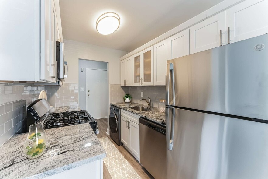 Building Photo - Mid Island Apartments