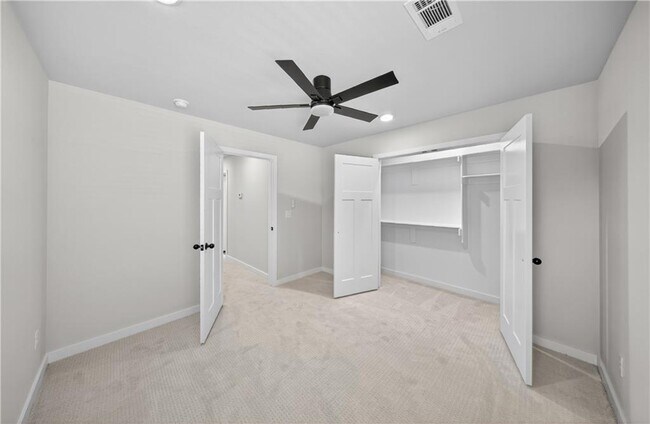 Building Photo - 601 Cosmos St