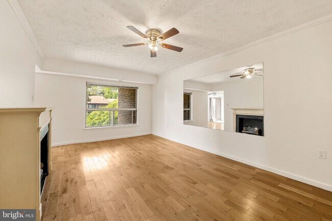 Building Photo - 7716 Hanover Pkwy