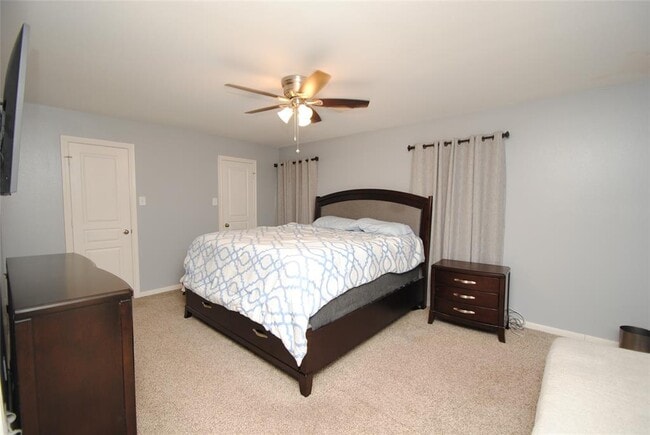 Building Photo - 8319 Greys Ln