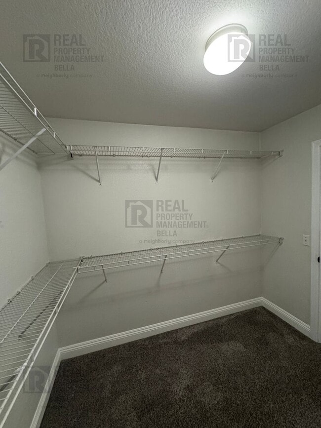 Building Photo - 23694 Canyon Heights Dr