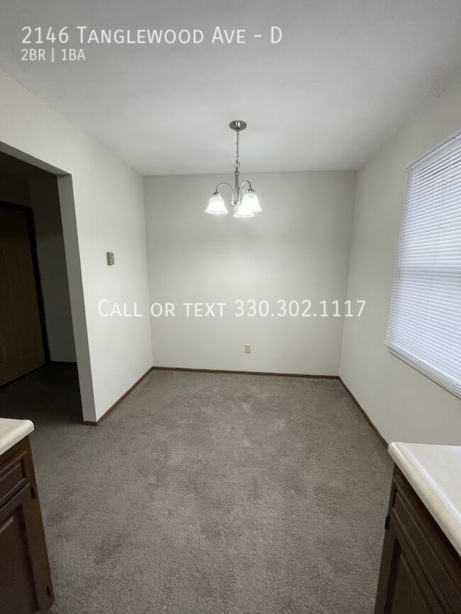 Building Photo - Two bedroom one bathroom second level apar...