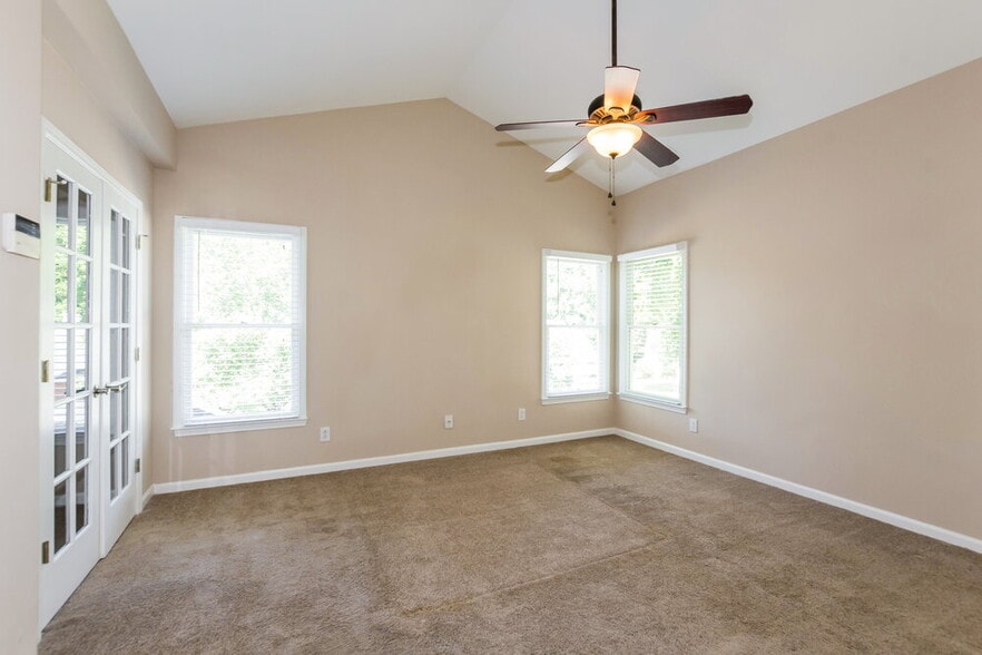 Building Photo - 9003 Mapledale Ct