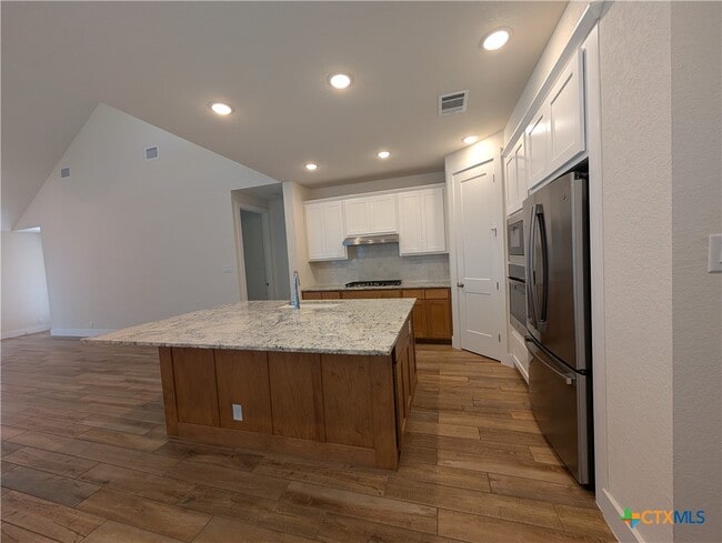 Building Photo - 1052 Easy Gruene
