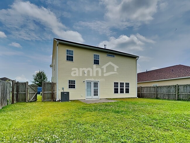 Building Photo - 407 Pine Hill Ln