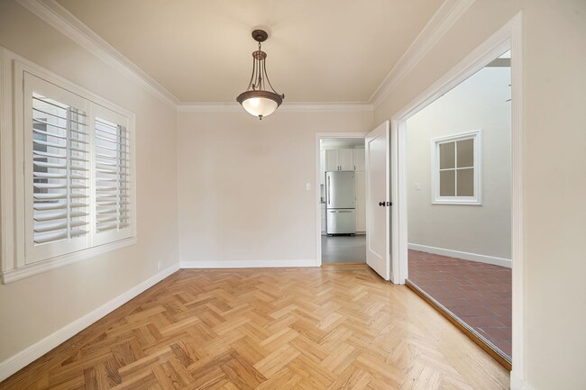Building Photo - Beautifully updated home in Golden Gate Heights with garage, yard, w/d - 3 br / 2 ba
