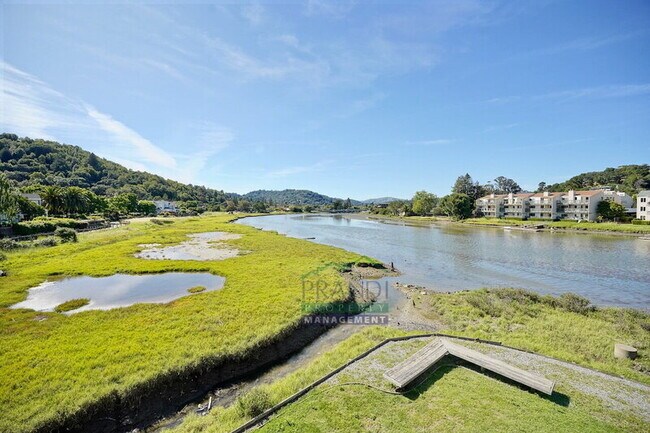 Building Photo - 505 Larkspur Plaza Dr