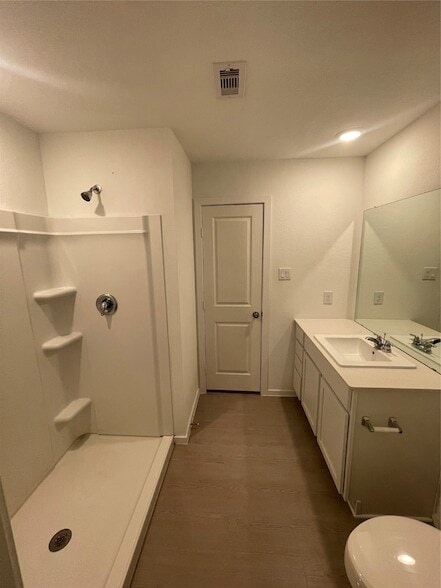 Building Photo - 112 Stran St