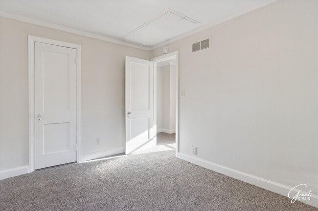 Building Photo - 2 Bedroom-1 Bath-$1200/month