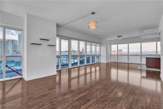 Building Photo - 4471 Dean Martin Dr