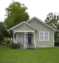 Building Photo - 1001 N Park St