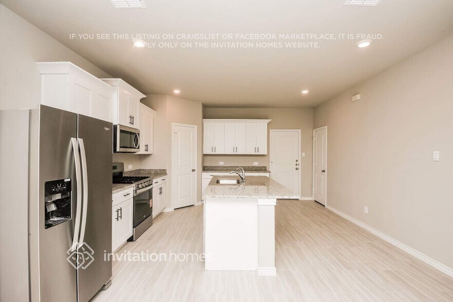Building Photo - 7163 Blue Jay Way