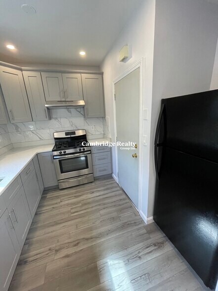 Building Photo - 73 Marshall St