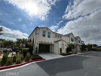 Building Photo - 945 Vivid Ln