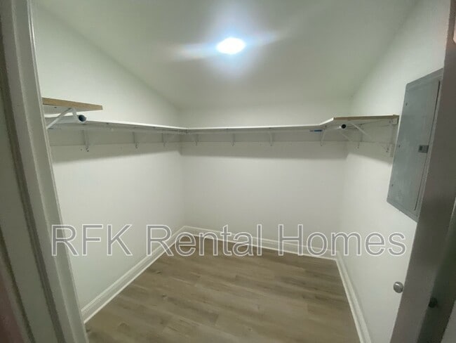 Building Photo - 2226 Langley Ave