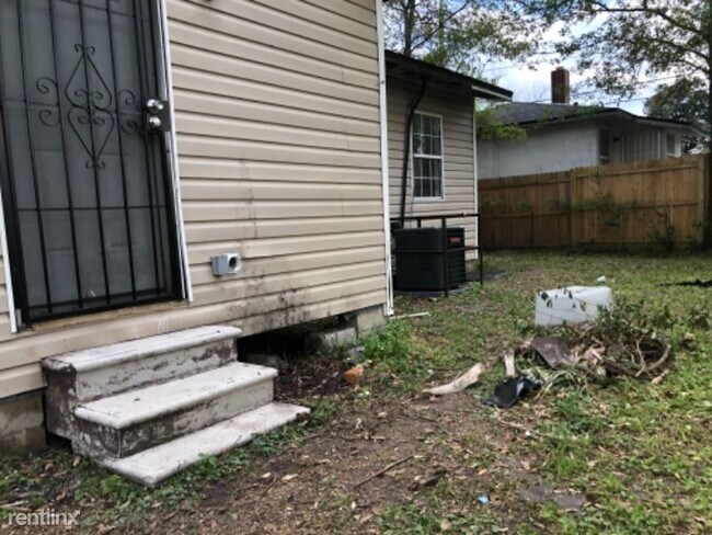 Building Photo - 2 br, 1 bath House - 2310 Pal