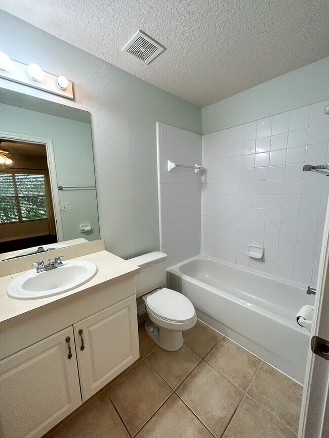 Building Photo - 2/2.5 Cozy Condo in Isabella Park