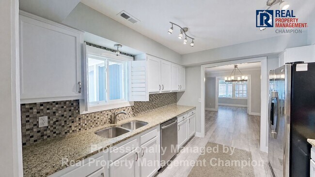Building Photo - 3 BD/2.5 BA Home in MacCumber Terrace Neighborhood Minutes from Wrightsville Beach
