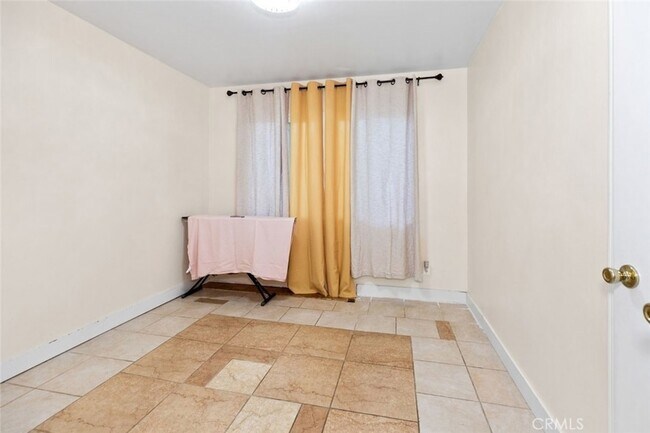 Building Photo - 11377 Gaynor Ave