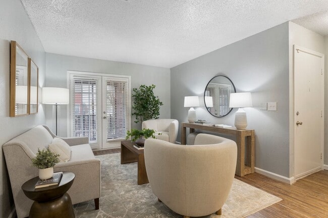 Interior Photo - Post Oak Apartments