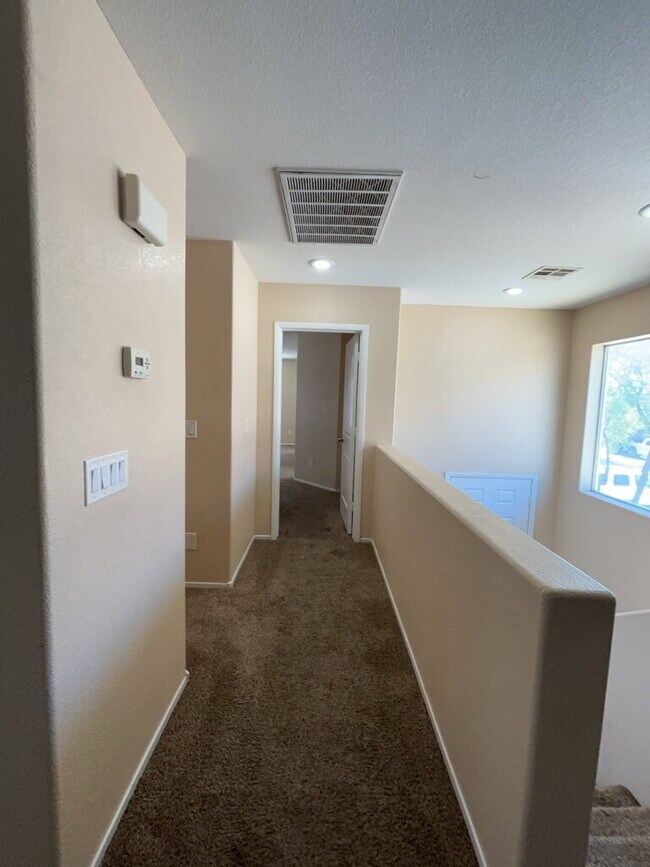 Building Photo - Don't miss out on the amazing views this home has to offer!