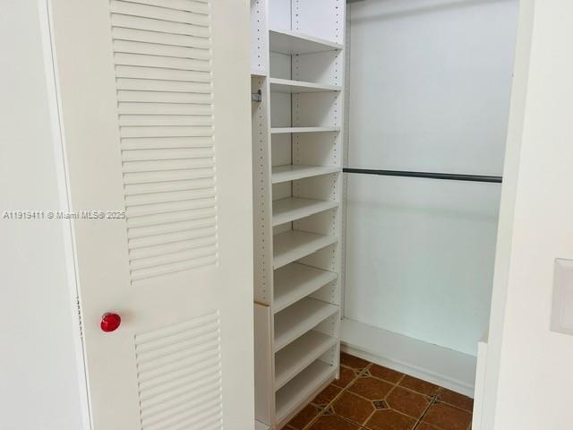 Building Photo - 19601 E Country Club Dr