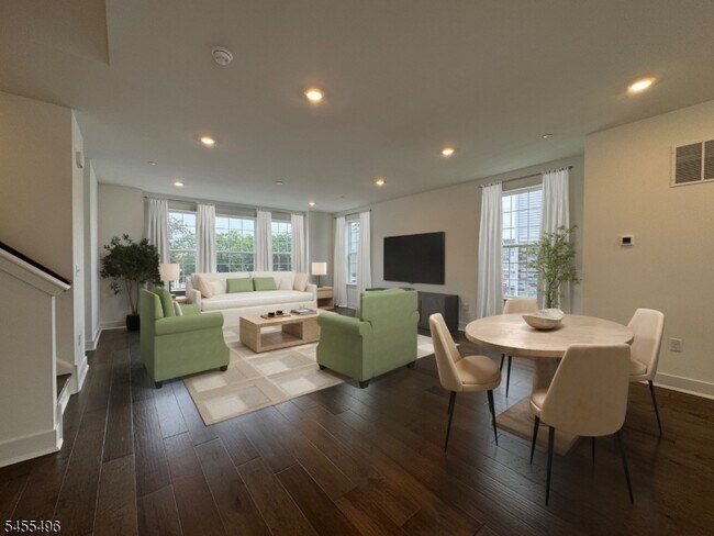 Building Photo - 71 Eastwood Ter