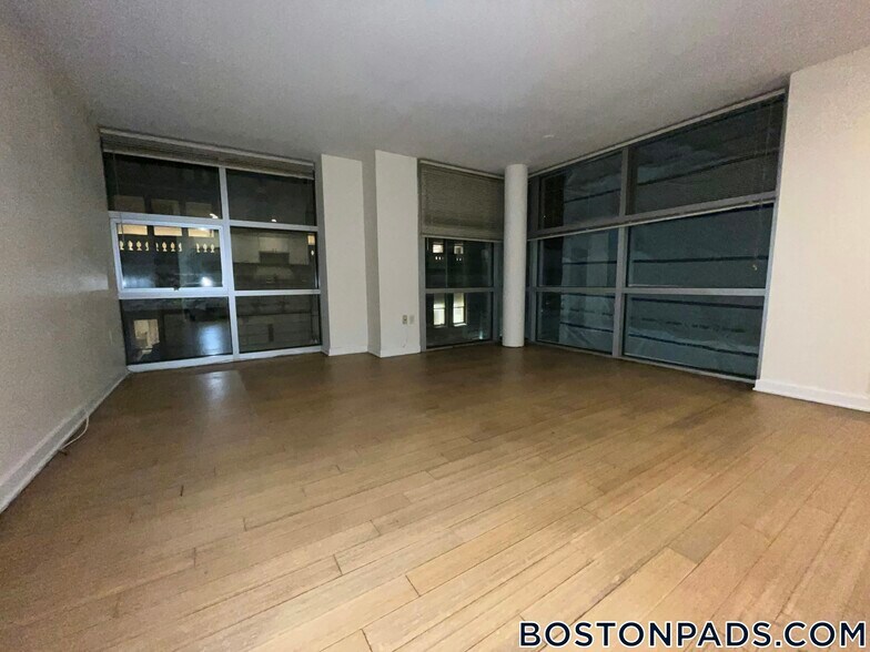 Building Photo - 40 Boylston St