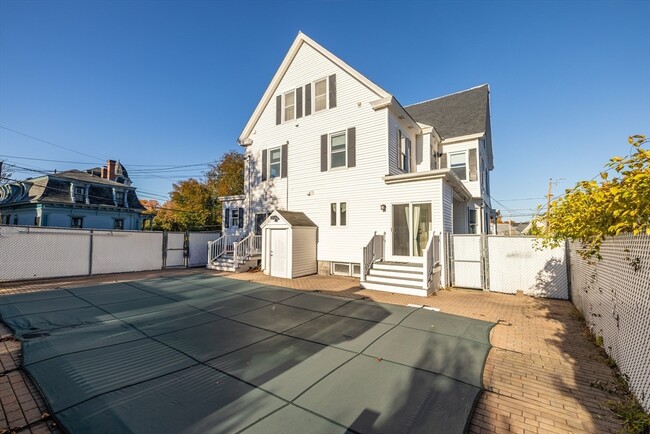 Building Photo - 151 Methuen St