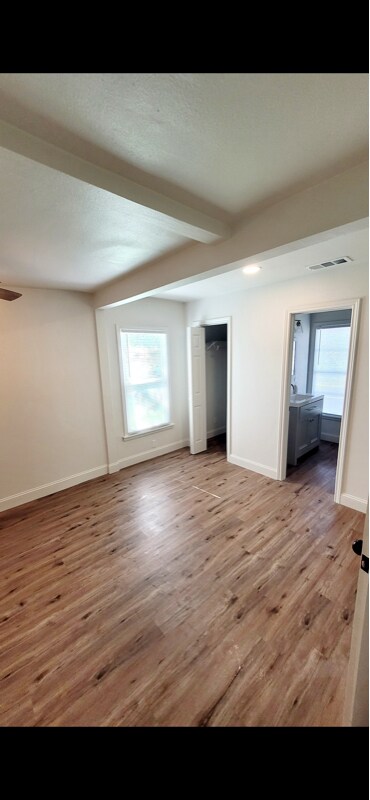 Building Photo - 10622 Sylvia Dr