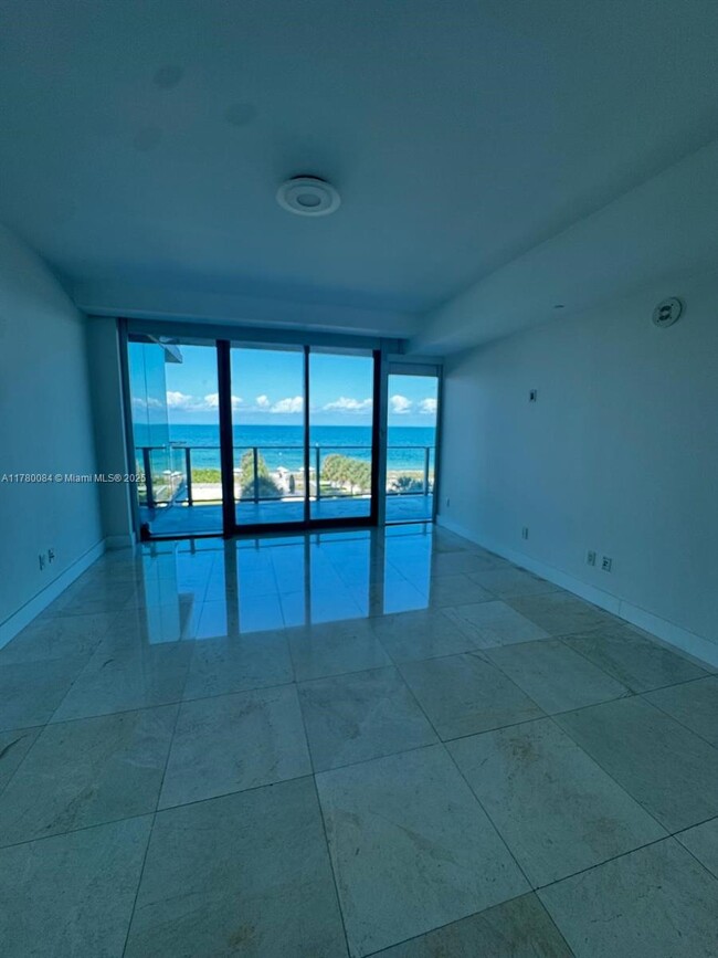 Building Photo - 350 Ocean Dr
