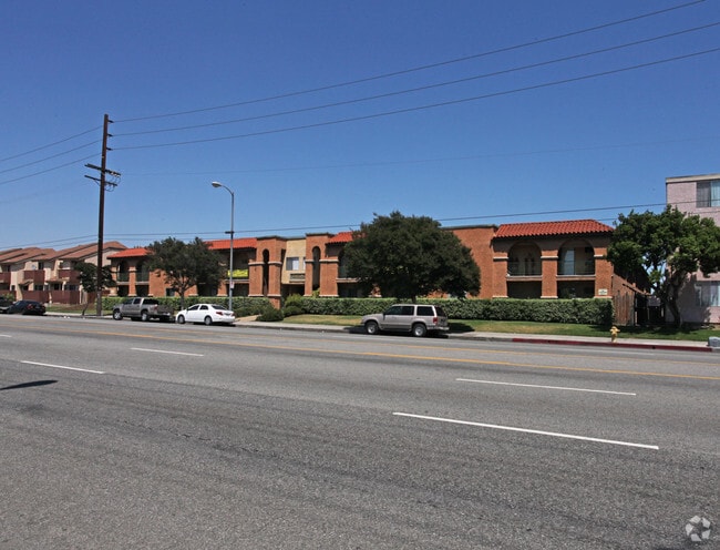 Building Photo - Estancia Apartments Homes