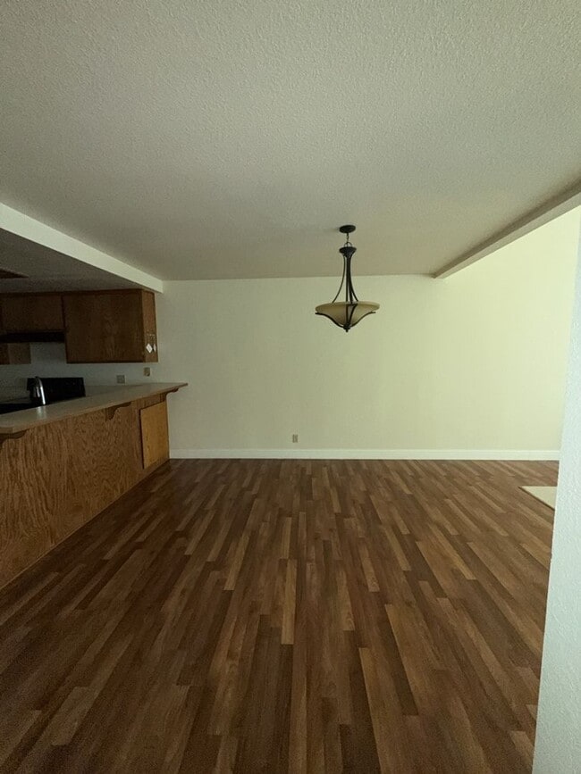 Building Photo - Lakefront Condo