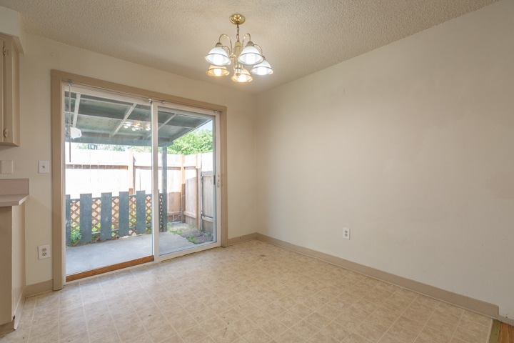 Building Photo - 113 SW Fleishauer Ln