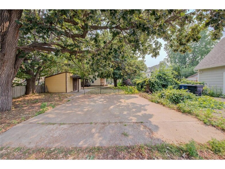 Backyard/Parking Pad - 2714 Polk St NE