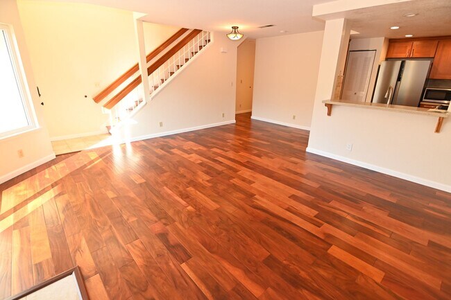 Building Photo - Nicely upated 2 Story Townhouse at Mansion Park with 2 Master Suites.