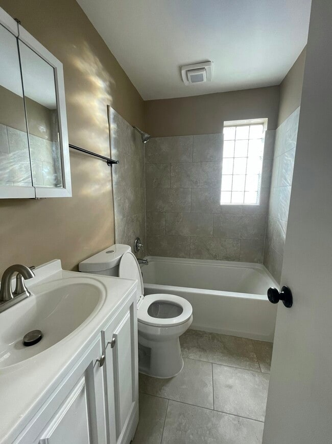 Building Photo - 4273 Delridge Dr