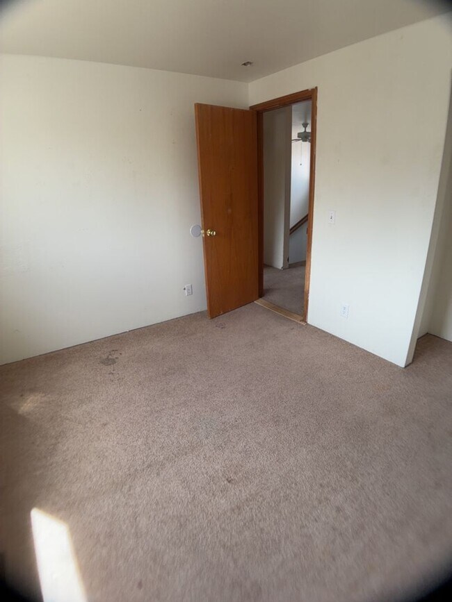 Building Photo - 2720-2722 St Paul Ct