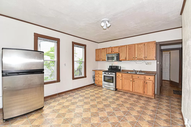 Kitchen - 3058 N Fratney St