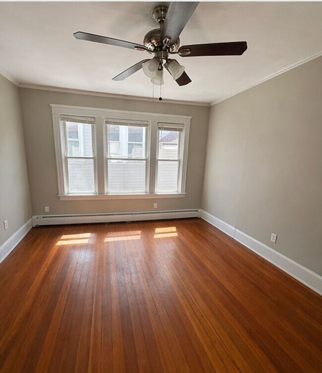 Building Photo - 37-39 Pembroke Ave  - Unit #3