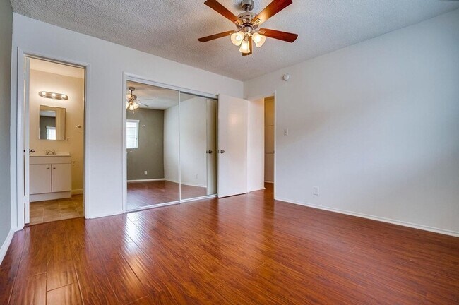 Interior Photo - 6113 8th Ave