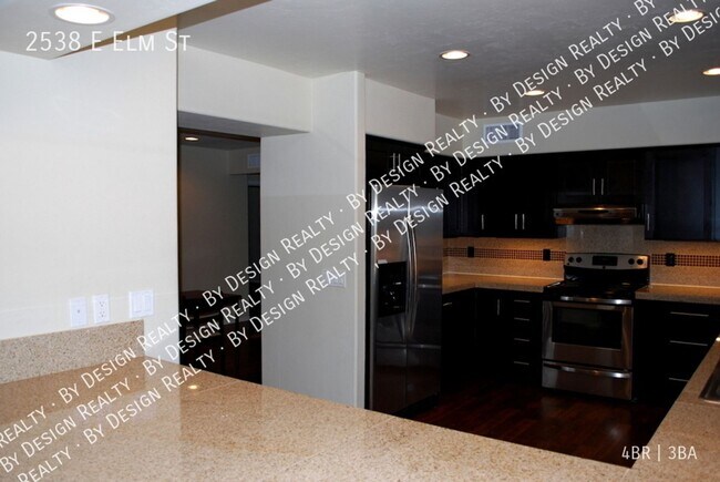 Building Photo - Blenman Elm 4 Bed 3 Bath Custom Home