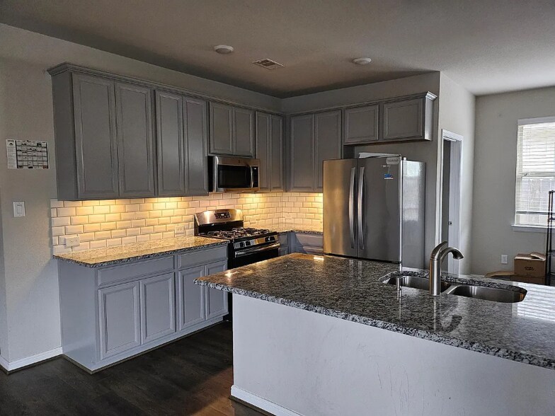 Building Photo - 7811 Tindarey Maple Trace