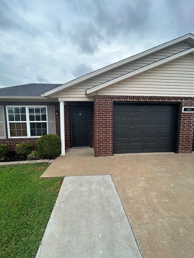 Building Photo - 3402 SW Landau Ct