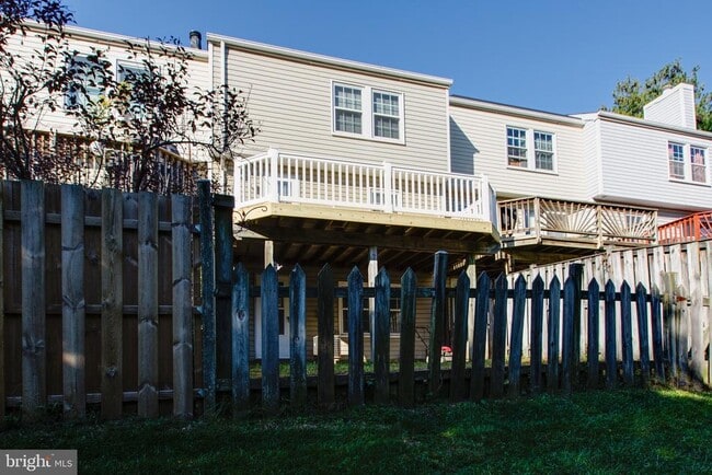 Building Photo - 7805 Edmunds Way