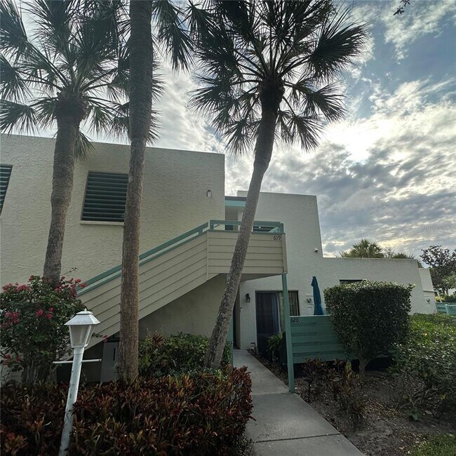 Building Photo - 619 Spring Lakes Blvd