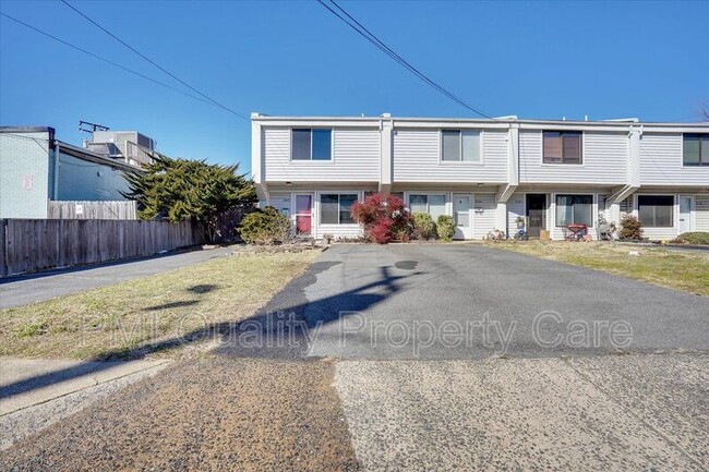 Building Photo - 3125 17th St S