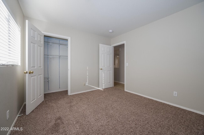 Building Photo - 2820 E Augusta Ave