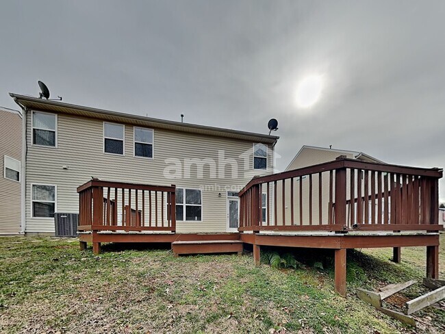 Building Photo - 2111 Less Traveled Trail