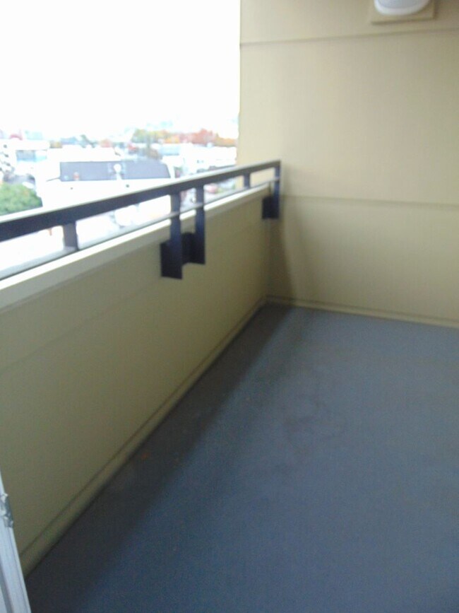 Building Photo - Luxurious and Spacious Ballard 1 Bedroom C...